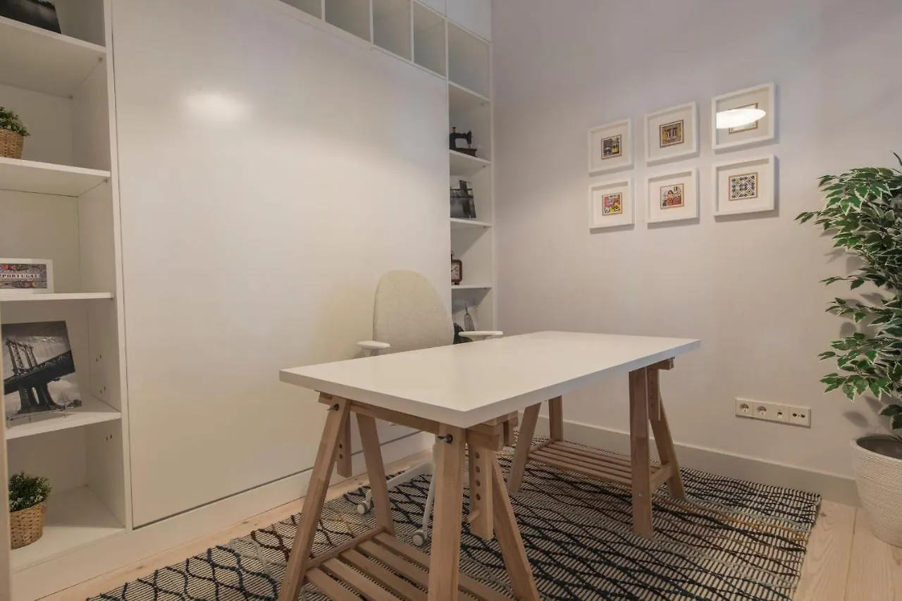 Lovelystay - 3 Bedroom Downtown Wonderwall Lisbon