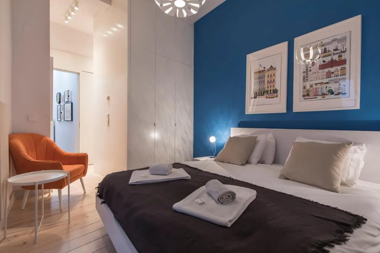 Lovelystay - 3 Bedroom Downtown Wonderwall Lisbon Apartment