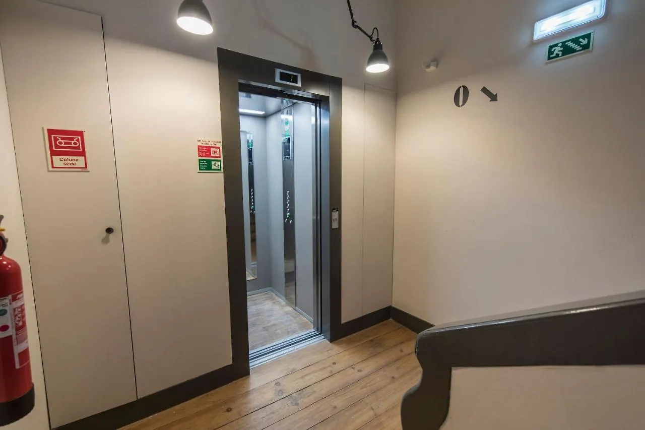 Lovelystay - 3 Bedroom Downtown Wonderwall Lisbon