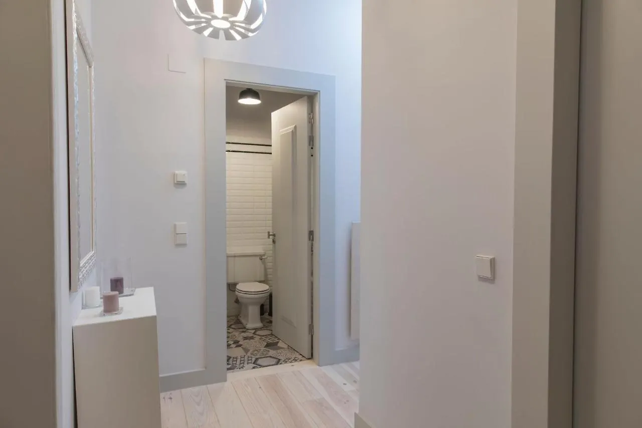 Apartment Lovelystay - 3 Bedroom Downtown Wonderwall Lisbon