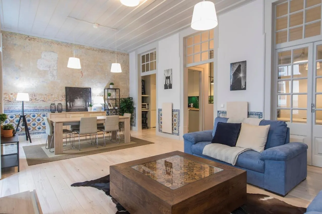 Lovelystay - 3 Bedroom Downtown Wonderwall Lisbon