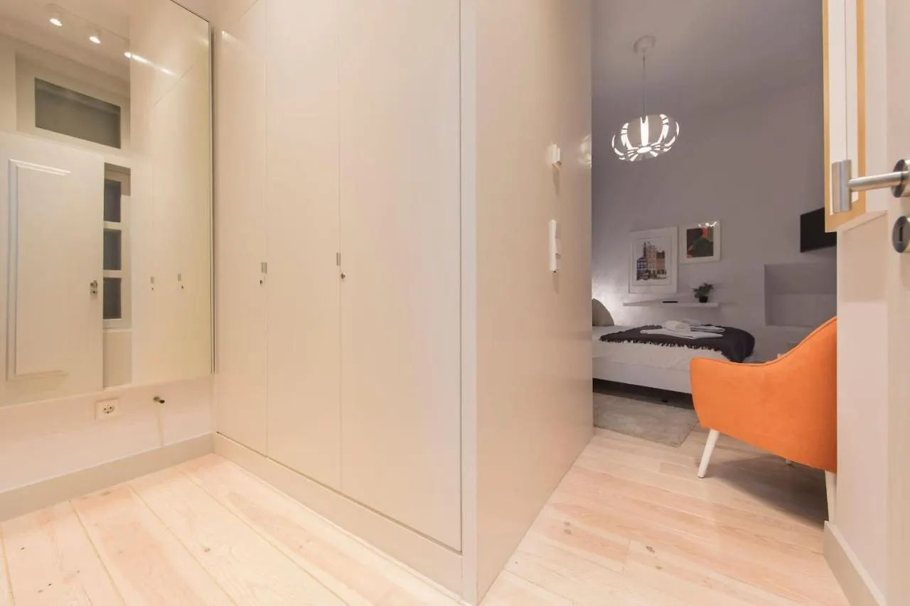 Lovelystay - 3 Bedroom Downtown Wonderwall Lisbon Portugal